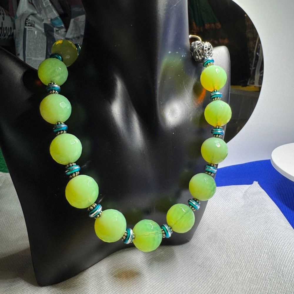 Vintage jadeite Heavy Beaded Designer Masha Archer Necklace Signed - Picture 4 of 8